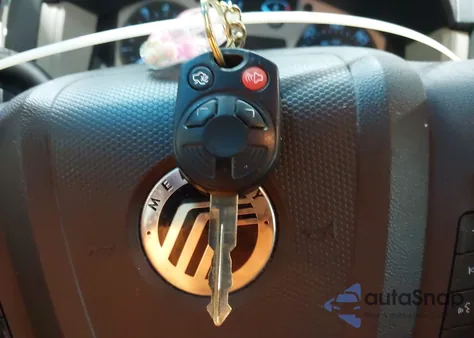 2010 Mercury Mariner Premier z USA, uszkodzony, nr VIN 4M2CN9HG2AKJ25702